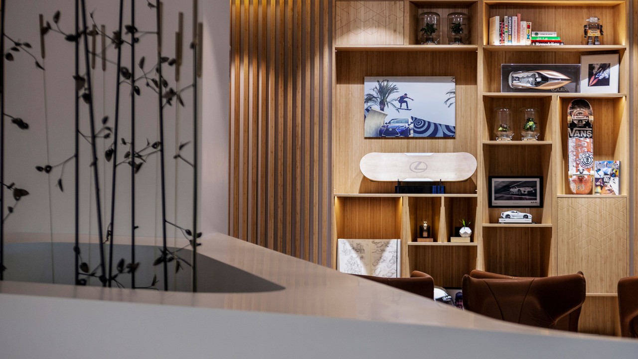 VITRINE « RÉCIT » DE LEXUS