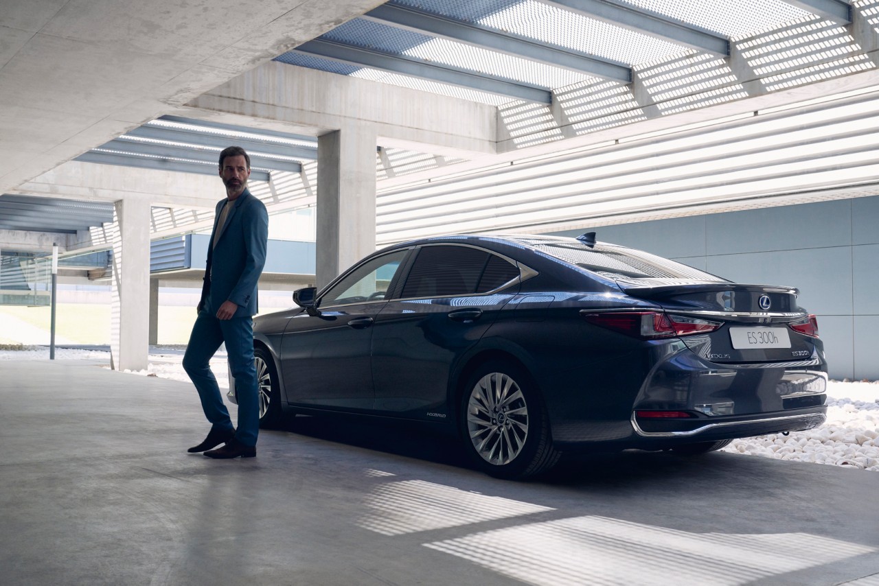 Lexus ES