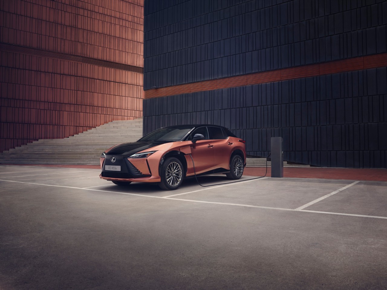 Lexus RZ 100% électrique