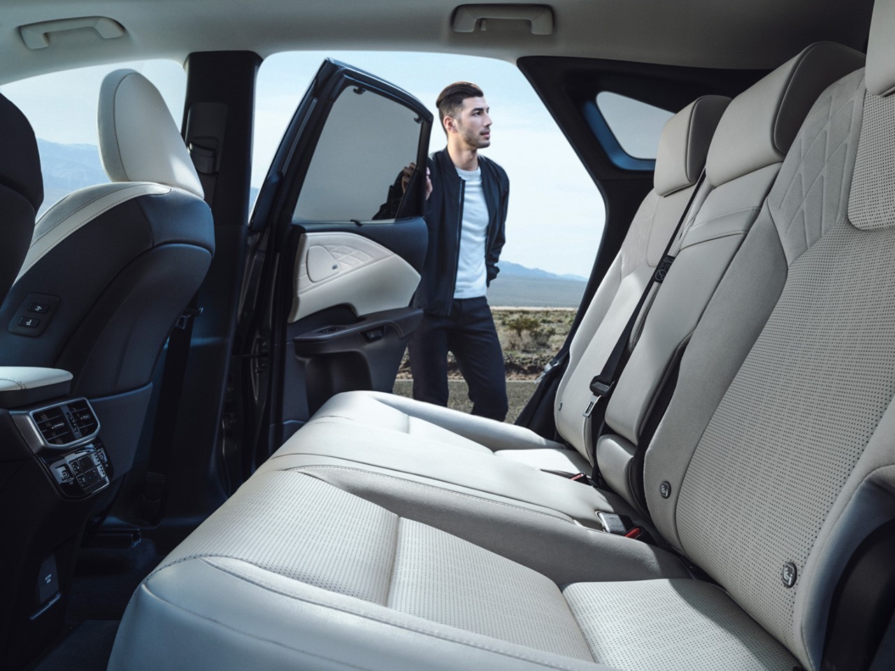 Les sièges arrière du Lexus RX