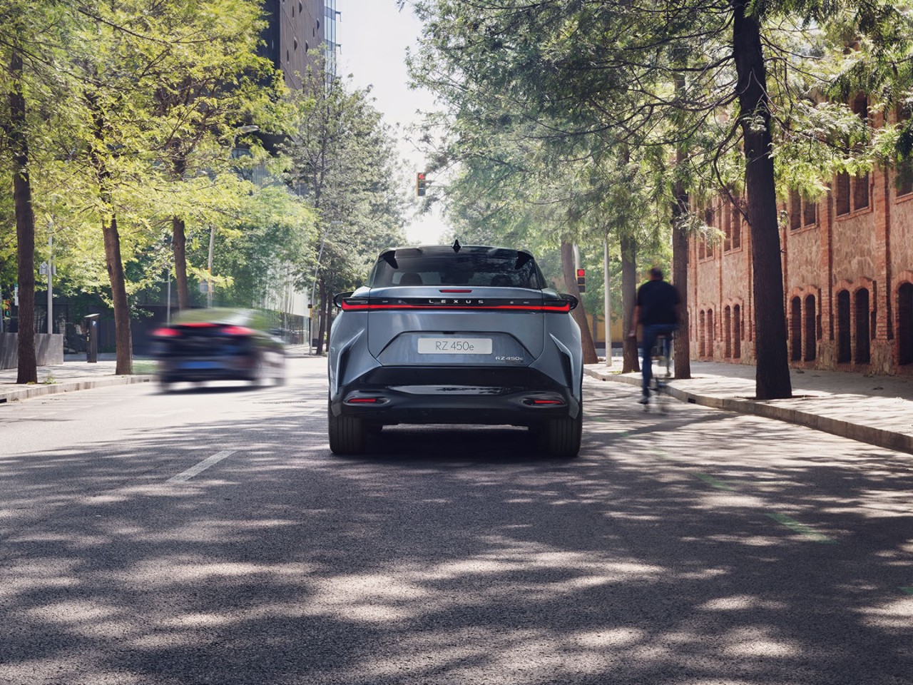 Vue arrière du Nouveau Lexus RZ