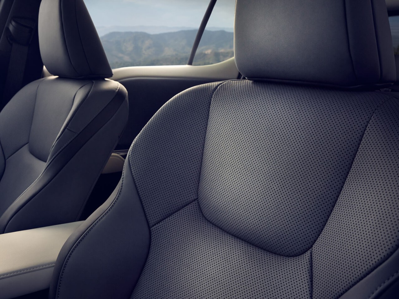 Sièges avant du Nouveau Lexus RZ